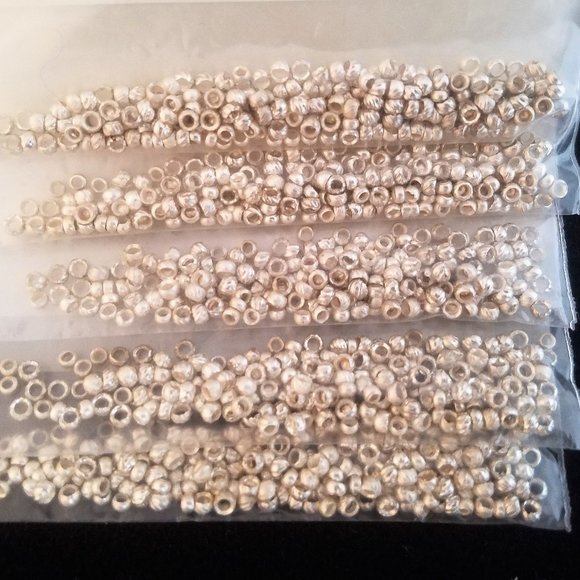 400 Silver CRIMP BEADS 2 x 2 mm 1.5 mm hole NEW - Picture 2 of 8